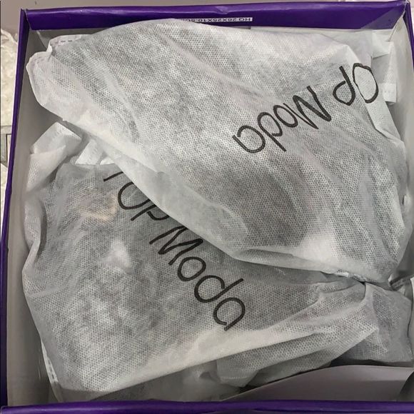 TOP Moda Heeled Bootie NIB - Picture 8 of 8